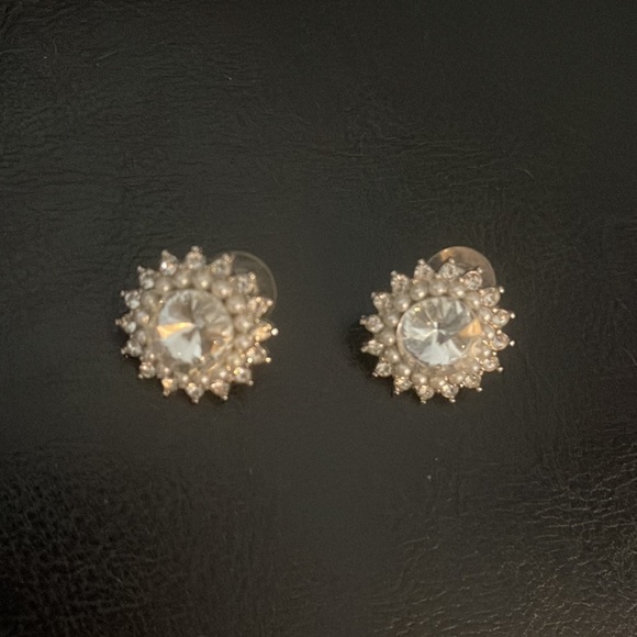 New Magnificent Crystal starburst earrings - Picture 2 of 2